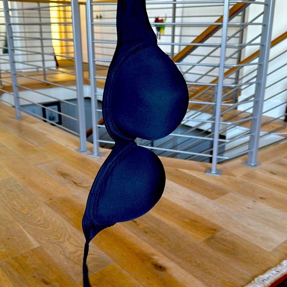 Victoria Secrets PINK 32C Black Strapless Bra.EUC